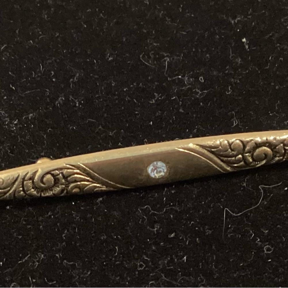 Avon Gold-Toned Bar Brooch with Gemstone